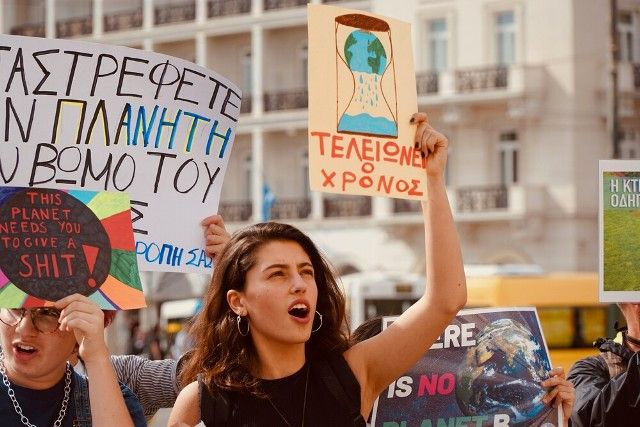 Οι Fridays For Future επιστρέφουν στο Σύνταγμα διεκδικώντας ένα βιώσιμο μέλλον