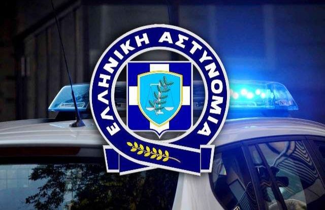 Φορτηγό προσέκρουσε σε κολώνα στο ύψος του Δέλτα Φαλήρου