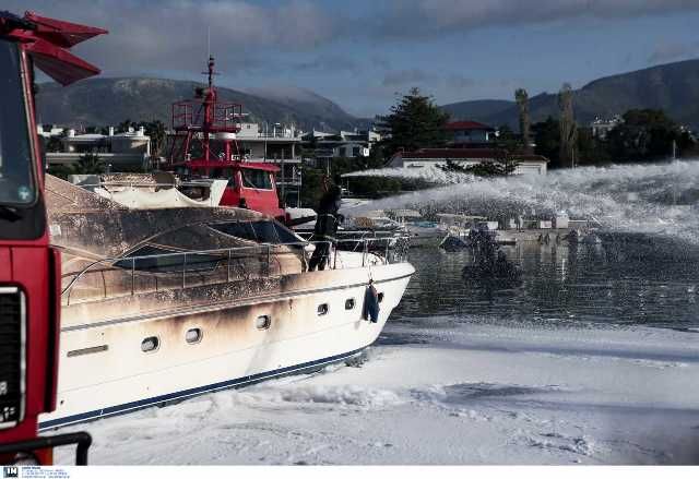 Έκρηξη σε σκάφος στη μαρίνα Αλίμου