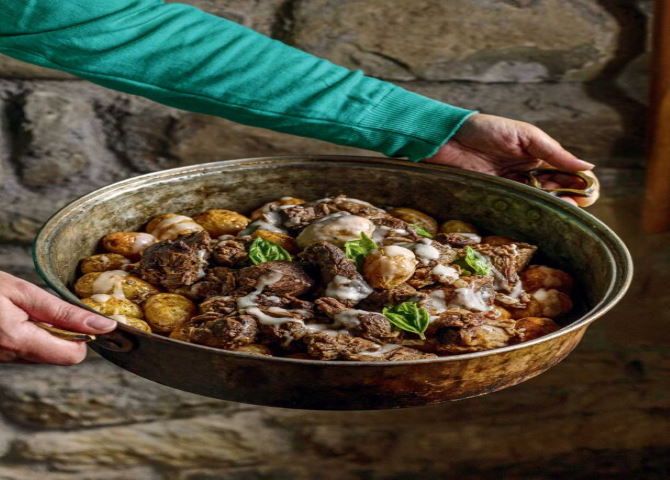 Η συνταγή της ημέρας: ''Αγριογούρουνο μαριναρισμένο σε κρασί, με σάλτσα από καβουρδισμένο αλεύρι''