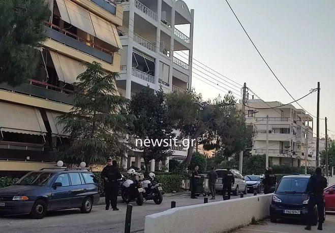 Γλυφάδα: Είχε κακοποιήσει την 21χρονη και στο παρελθόν και είχε εμπλακεί σε τροχαίο με εγκατάλειψη μόλις την προηγούμενη ημέρα ο 29χρονος αυτόχειρας