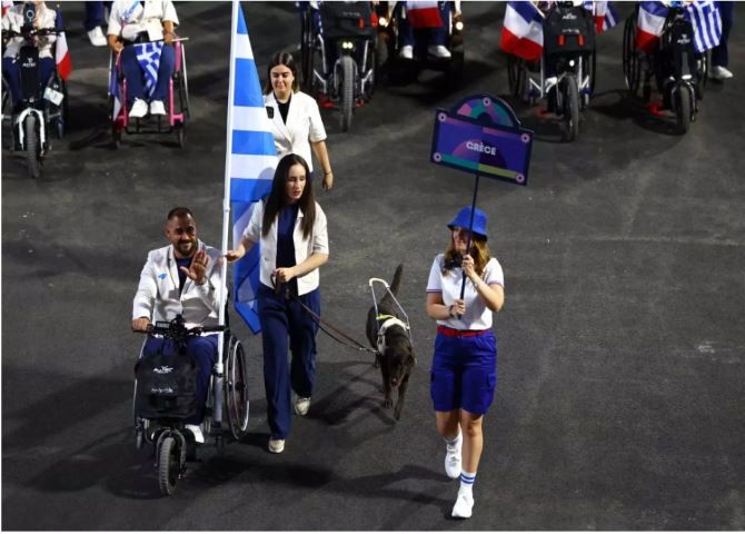 Παραολυμπιακοί Αγώνες 2024: H είσοδος της Ελλάδας με σημαιοφόρους τη Θεοδώρα Πασχαλίδου και τον Μανώλη Στεφανουδάκη