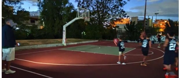 Ηλιούπολη: ''Ρομαντική προπόνηση μπάσκετ με την βοήθεια φακών...''