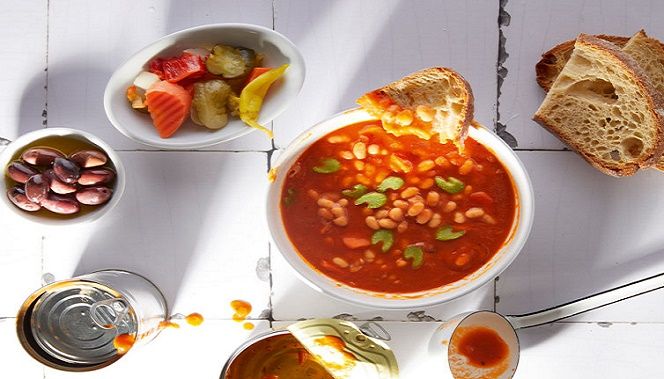Η συνταγή της ημέρας, Παρασκευή 9 Ιανουαρίου 2026: ''Φασολάδα εξπρές με φασόλια κονσέρβας''