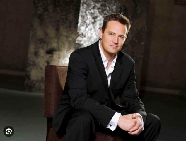 Πέθανε ο Matthew Perry – Θρήνος για τον θάνατο του ''Chandler Bing'' από τα Φιλαράκια