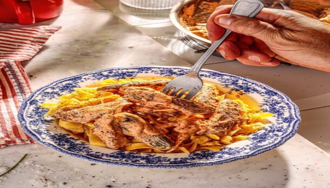 Η συνταγή της ημέρας, Κυριακή 16 Νοεμβρίου 2025: ''Φιλετάκια Στρογκανόφ στο τάκα τάκα''