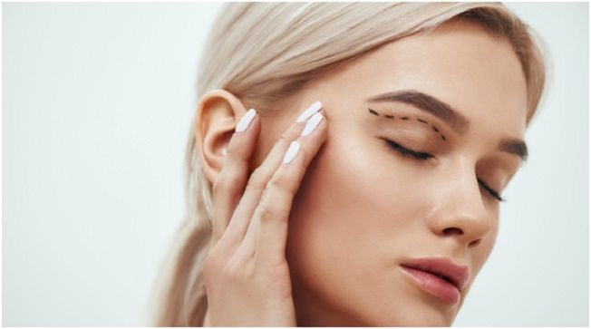 Πώς θα αποκτήσετε ξανά ξεκούραστο και νεανικό βλέμμα;