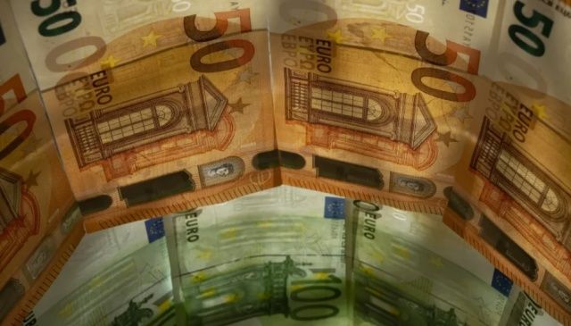 Και επίσημα νέος κατώτατος μισθός από 1 Ιανουαρίου 2022