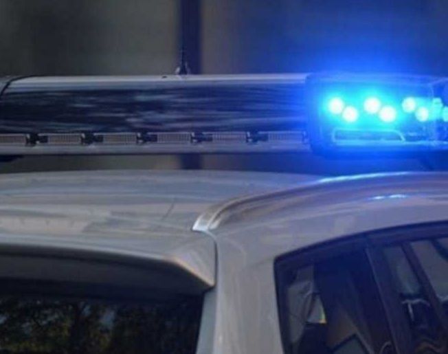 Βούλα: Στα χέρια των ανδρών της άμεσης δράσης επιδειξίας που παρενοχλούσε ανήλικες - Συγχαρητήρια από Μπαλάσκα