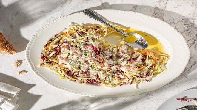 Η συνταγή της ημέρας, Σάββατο 27 Δεκεμβρίου 2025: ''Πολίτικη σαλάτα με έξτρα καβουροσαλάτα και ντρέσινγκ εσπεριδοειδών''