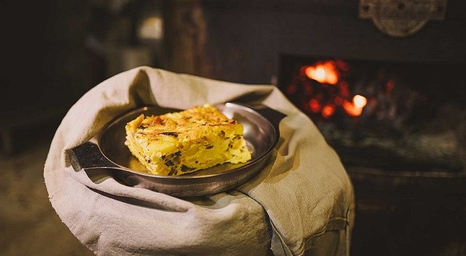 Η συνταγή της ημέρας, Κυριακή 25 Ιανουαρίου 2026: ''Σφουγγάτο αγιορείτικο με πατάτες τηγανητές και αυγά''