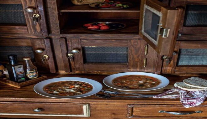 Η συνταγή της ημέρας, Δευτέρα 6 Απριλίου 2026: ''Χορτόσουπα νηστίσιμη με κριθαράκι, άλαδη''