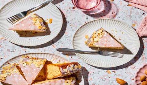 Η συνταγή της ημέρας, Παρασκευή 5 Δεκεμβρίου 2025: ''Αμυγδαλόπιτα με ρούμι, από τη Νάντη''