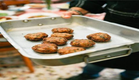 Η συνταγή της ημέρας, Σάββατο 28 Μαρτίου 2026: ''Κεφτεδάκια ψωμωμένα, από τη συριανή ταβέρνα του Λιλή''