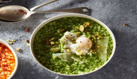 Η συνταγή της ημέρας, Παρασκευή 14 Νοεμβρίου 2025: ''Τραχανάς πράσινος, με σπανάκι και φυστίκι Αιγίνης''