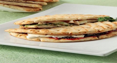 Η συνταγή της ημέρας, Παρασκευή 19 Σεπτεμβρίου 2025: ''Τοστ με φιλέτο κοτόπουλου, γραβιέρα και μυρωδικά''
