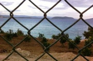 Να δώσουμε μάχη  για τις ακτές και τον αιγιαλό μέσα κι έξω από τη Βουλή