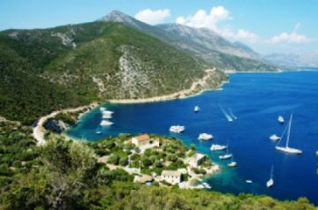 Αιγιαλός: Υποχρεωτική η κατεδάφιση των αυθαιρέτων
