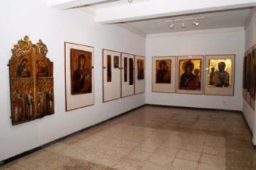 Πρώτα ψηφίζεις και μετά πας Μουσείο...