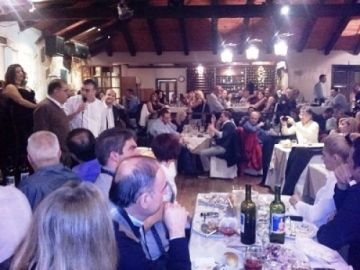 Συνωστισμός και ενθουσιασμός στην κοπή της πίτας της 