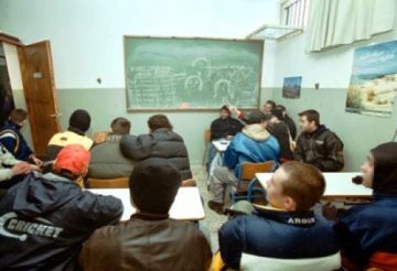 Τέσσερις ανήλικοι κρατούμενοι στις φυλακές στον Αυλώνα πέτυχαν την εισαγωγή τους σε Πανεπιστήμια και ΤΕΙ