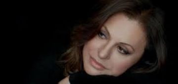 Η Χαρουλα Αλεξιου στην Σμυρνη