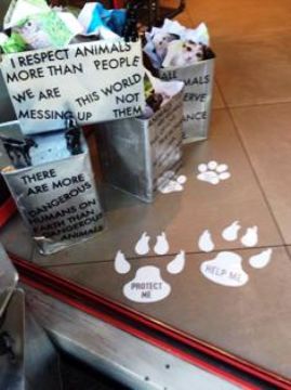 PUT YOUR PAWS UP - Garage...