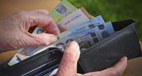 Πότε καταβάλλονται οι συντάξεις Αυγούστου