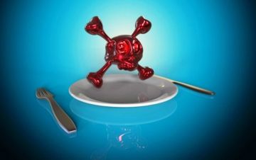 Τροφική δηλητηρίαση: Πώς θα το καταλάβετε ότι έχετε προσβληθεί;