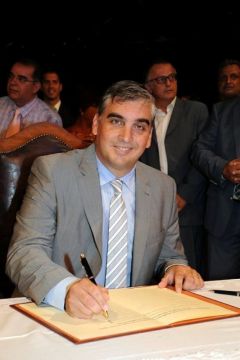 Δήλωση Δημάρχου Ελληνικού - Αργυρούπολης Γιάννη Κωνσταντάτου για την σημερινή βίαιη εισβολή και επίθεση στο Δημαρχείο