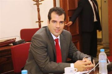 Με σηψαιμία σε πολύ κρίσιμη κατάσταση ο Θάνος Πλεύρης