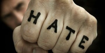 Επεισόδιο με μέλη της Χρυσής Αυγής για τα μάτια μιας γυναίκας