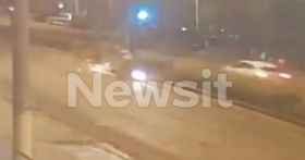 Αργυρούπολη: Βίντεο ντοκουμέντο από το σοκαριστικό τροχαίο με τους 2 νεκρούς - Η στιγμή που η μηχανή πέφτει πάνω σε κολώνα