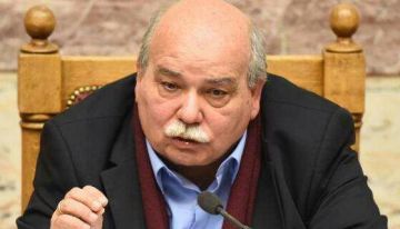 Η Βουλή έδωσε 25.000 ευρώ στην Εταιρεία Μελέτης της Ιστορίας της Αριστερής Νεολαίας.