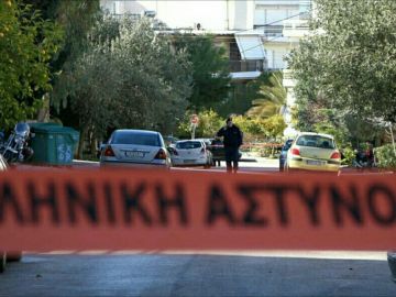 Εμπρηστική επίθεση στο δημαρχείο και στα ΕΛΤΑ Δάφνης