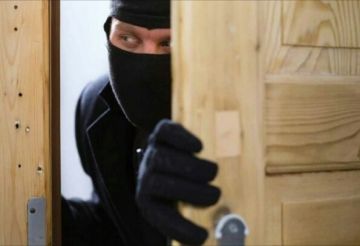 Πώς να προφυλαχθείτε από τους ληστές όσο θα λείπετε για Πάσχα