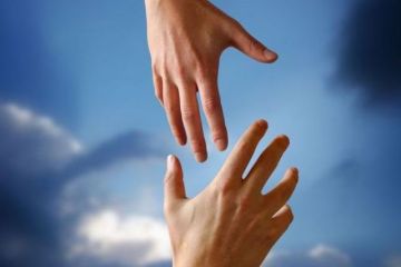 Μπορούμε να τον βοηθήσουμε να σταθεί πάλι όρθιος;