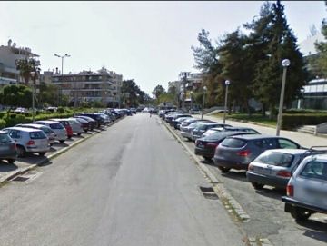 ΣΟΚ στη Γλυφάδα – Μπήκε με όπλο στο αυτοκίνητό της