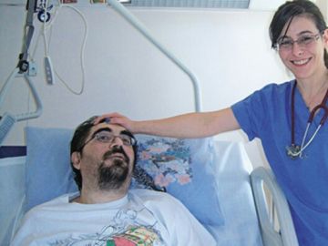 Ντροπή: Κατάσχεσαν 1.600 ευρώ από το λογαριασμό του τετραπληγικού ηθοποιού των ΑΜΑΝ. «Δεν μπορούσα να…»