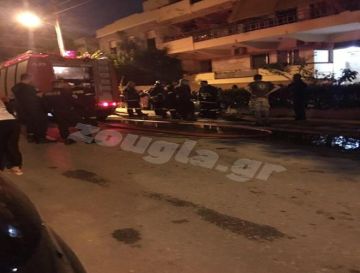 Πυρκαγιά σε διαμέρισμα στο Νέο Φάληρο: Εγκλωβίστηκε ζευγάρι ηλικιωμένων - Ύποπτη η συμπεριφορά της ενοίκου