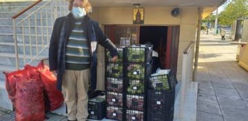 Διανομή της επισιτιστικής βοήθειας του Δήμου Ηλιούπολης (ΤΕΒΑ), και διανομή τροφίμων σε ενορίες του Δήμου.