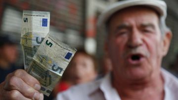 Μειώσεις έως 25% για 2,6 εκατ. συνταξιούχους το 2019