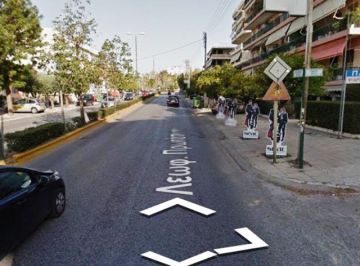 ΚΑΘΑΡΙΣΜΟΣ ΤΩΝ ΕΜΠΟΔΙΩΝ ΑΠΟ ΤΑ ΠΕΖΟΔΡΟΜΙΑ ΣΤΗΝ ΗΛΙΟΥΠΟΛΗ