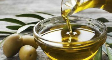 Από 1/1/18 τέλος το χύμα λάδι στα εστιατόρια -Ερχεται πρόστιμο 500 ευρώ.