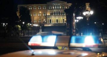 Συναγερμός στο Α.Τ. Ομόνοιας! Γυναίκα βρέθηκε νεκρή στις τουαλέτες