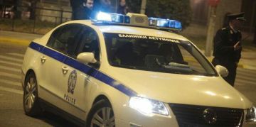 Καταδρομική επίθεση κουκουλοφόρων σε υποκατάστημα ΕΛΤΑ στον Ταύρο. 