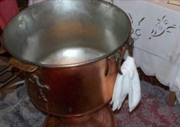 Μυστηριώδης «φωτογράφος μωρών» σε βαπτίσεις ύποπτος για παιδική πορνογραφία