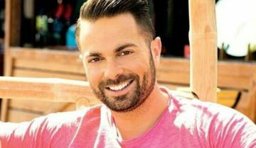 Τροχαίο ατύχημα για τον Ηλία Βρεττό, στην Παραλιακή. 