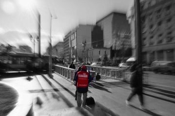 Να γιατί έχουν εξαφανιστεί οι πωλητές του περιοδικού δρόμου '''Σχεδία''. (Γράφει η  Άννα Παπασταύρου)