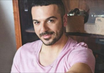 Ληστές με τσεκούρια μπήκαν στο σπίτι του Τριαντάφυλλου- «Αν ήμουν μέσα θα τους σκότωνα» δηλώνει ο τραγουδιστής